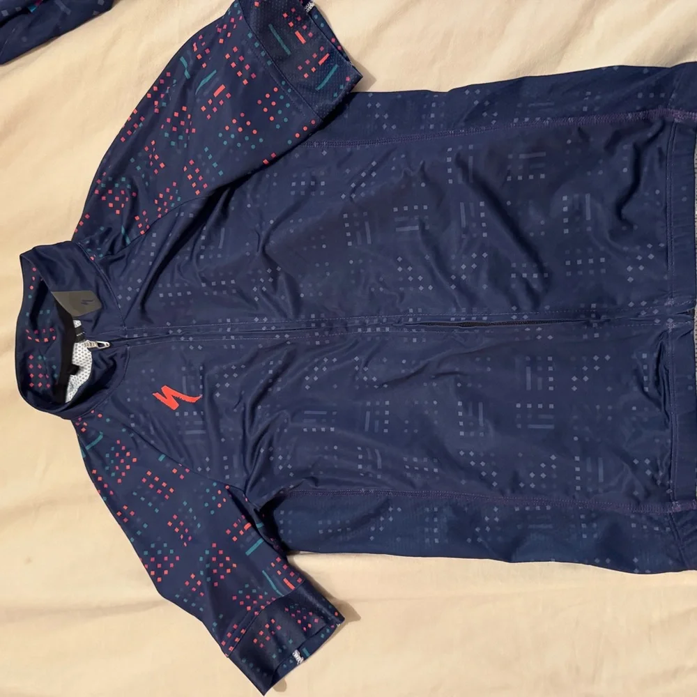 Specialized Jersey, Bib, & Vest Cycling Bundle - Picture 6 of 12